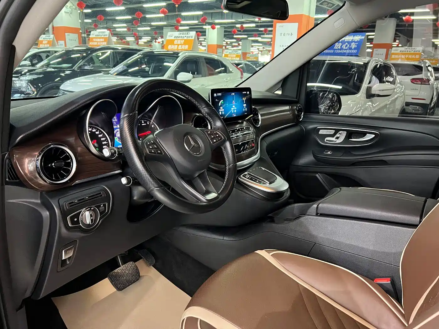 Mercedes-Benz V-Class 2021 V 260 Pilot Edition фото 14