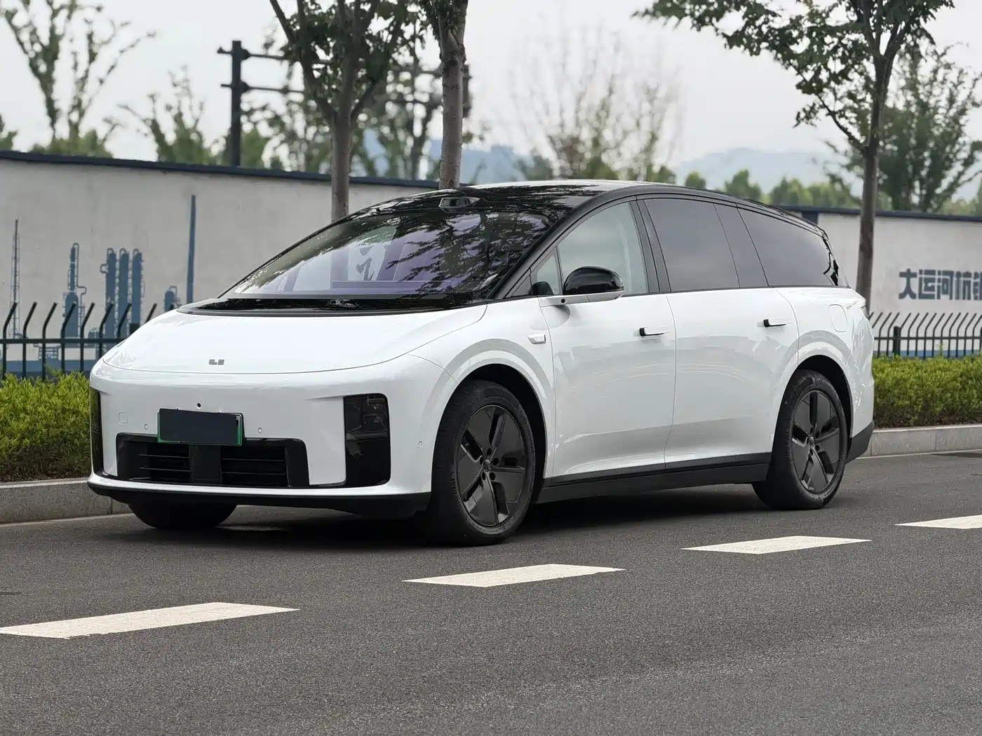 Li Auto Li i8 2025 Standard Edition