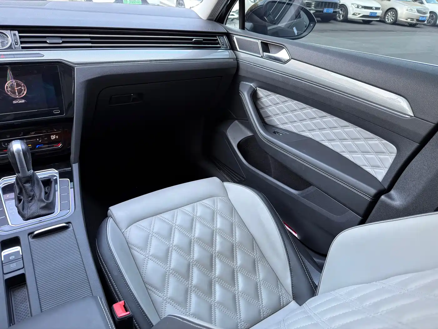 Volkswagen Magotan 2023 2 Million Units Anniversary Edition 330TSI DSG Leading Type фото 11