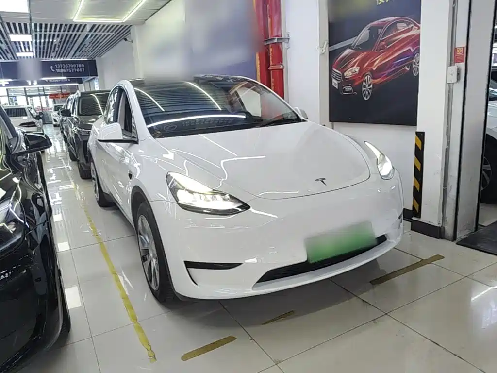 Фото 4 - Tesla Model Y
