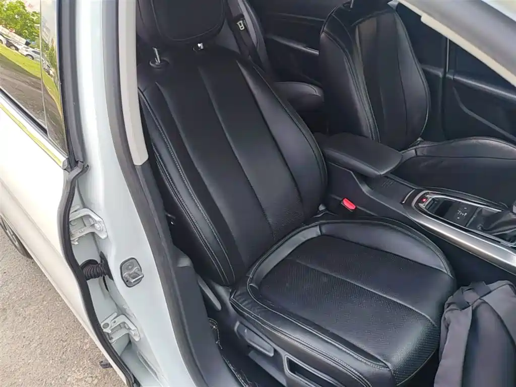 Peugeot 408 2014 1.8L Automatic Luxury Edition фото 25