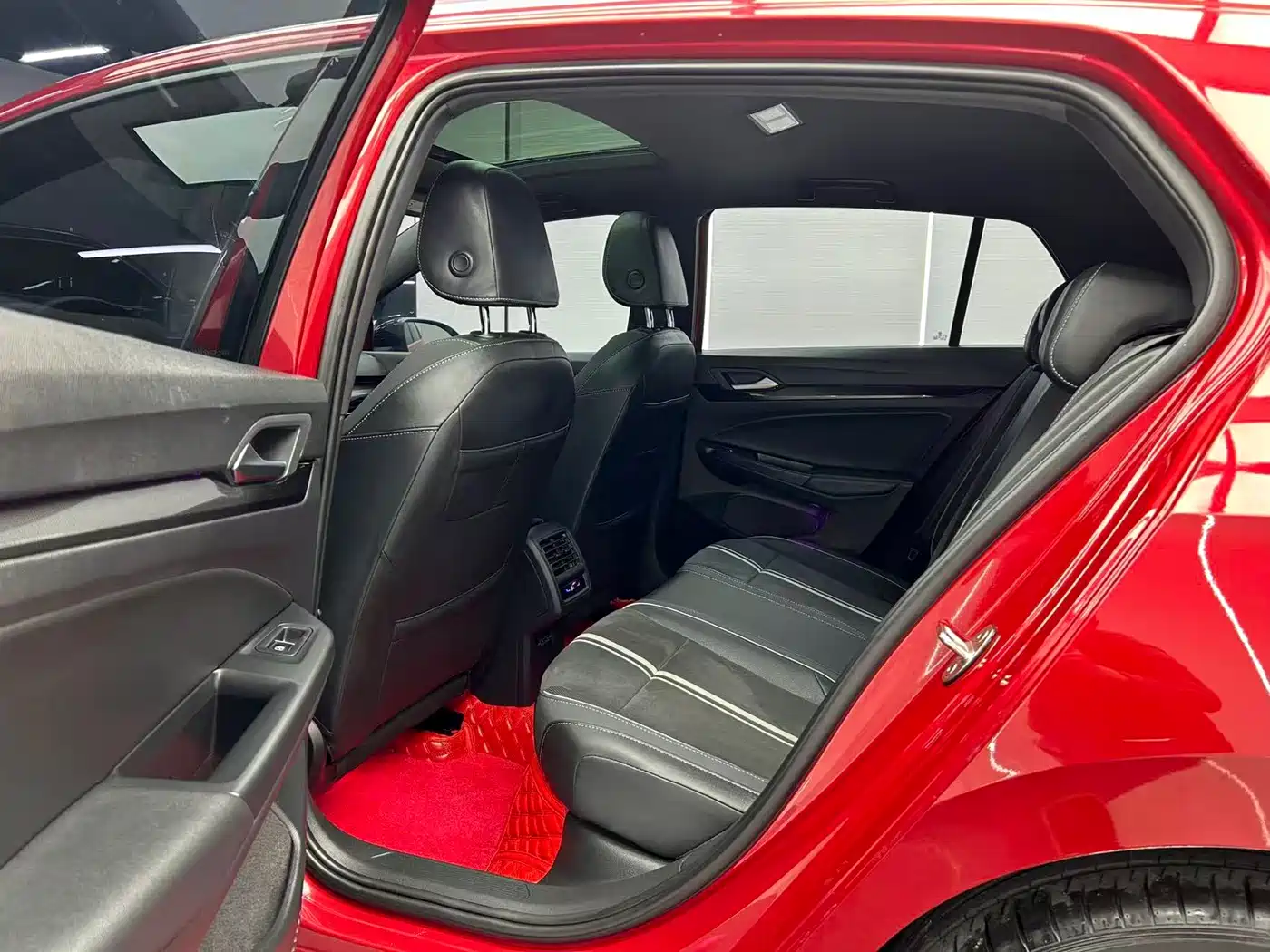 Volkswagen Golf 2021 280TSI DSG R-Line фото 18