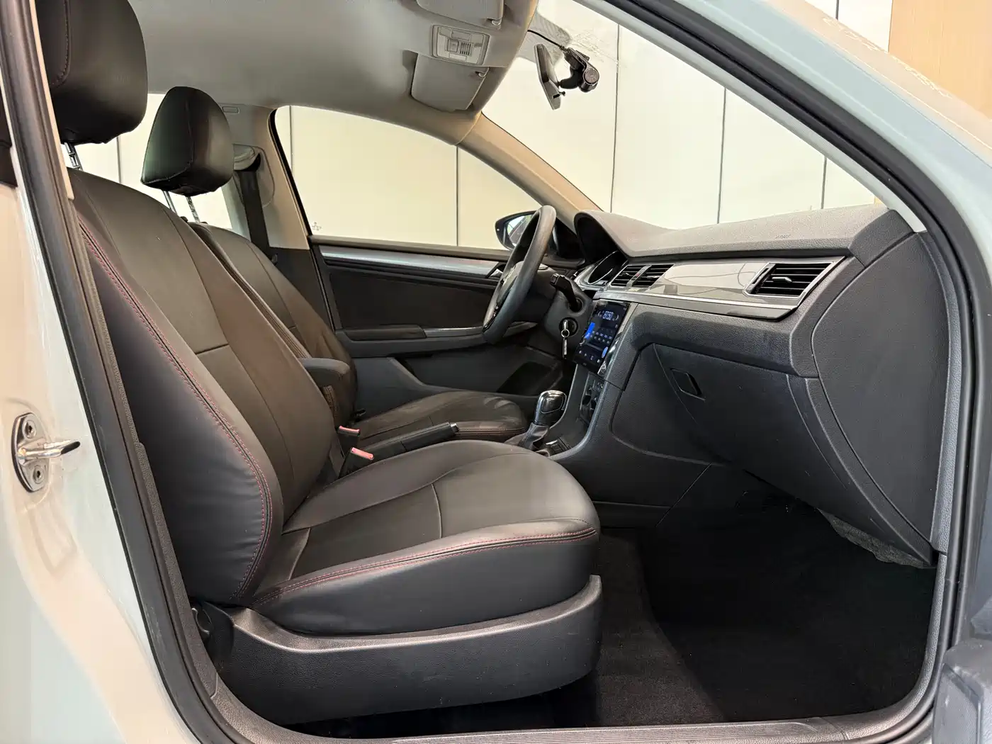 Volkswagen Bora 2018 1.5L Automatic Fashion фото 10