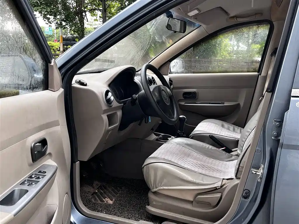 Wuling Motors Wuling Hongguang 2012 2010 1.4L Standard