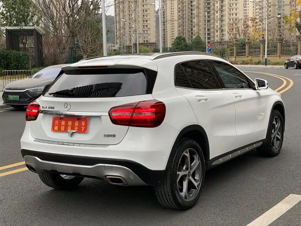 Mercedes-Benz GLA 2018 GLA 200 Dynamic фото 4