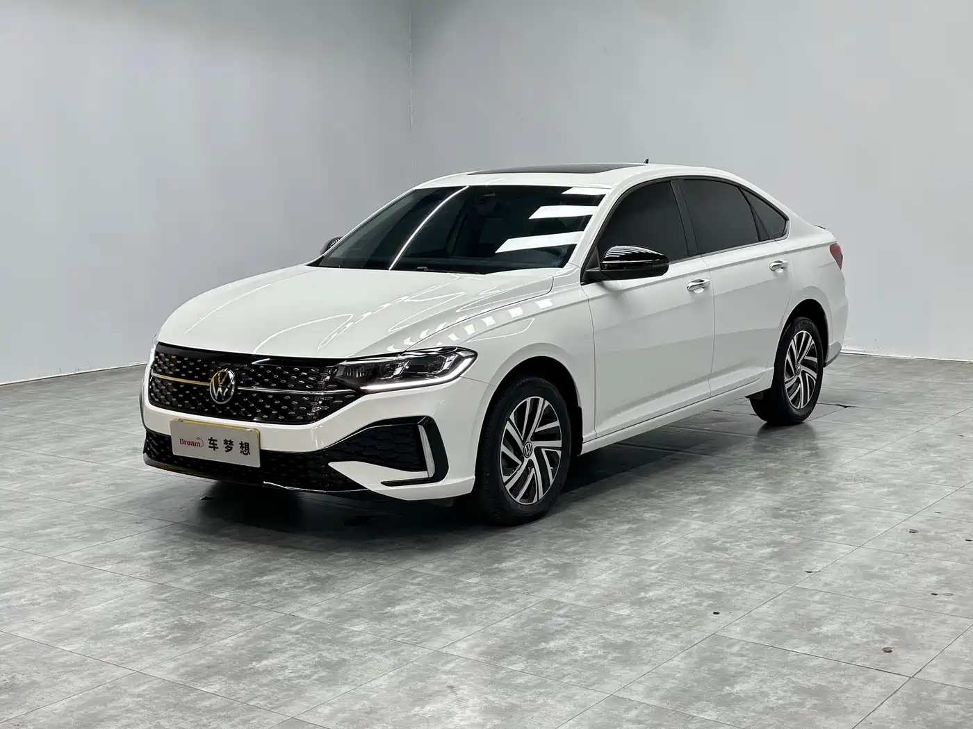 Volkswagen Lavida 2024 Model 300TSI DSG Starlight Full Comfort Edition
