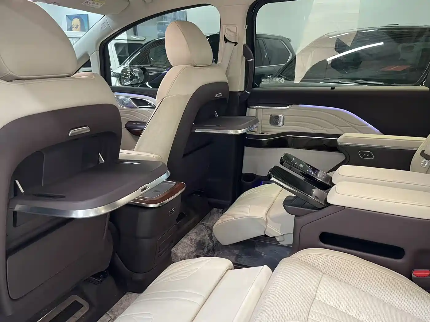 Hongqi HQ9 2023 2.0T Smart Connect Flagship фото 11