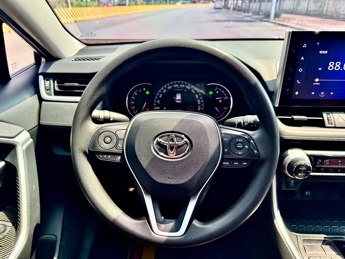 Toyota RAV4 Rongfang 2021 2.0L CVT 2WD Trend фото 10