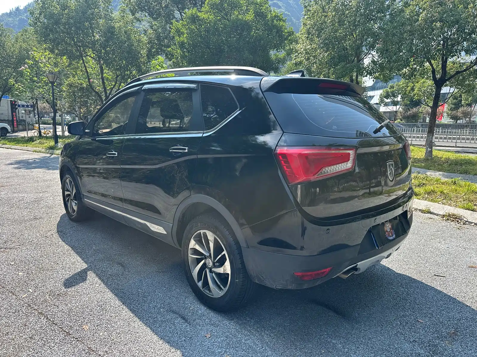 Photo 5 - Baojun 560