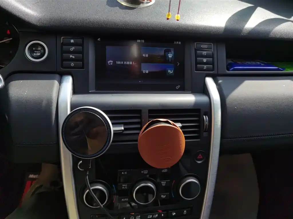 Land Rover Discovery Sport 2017 2.0T SE фото 6