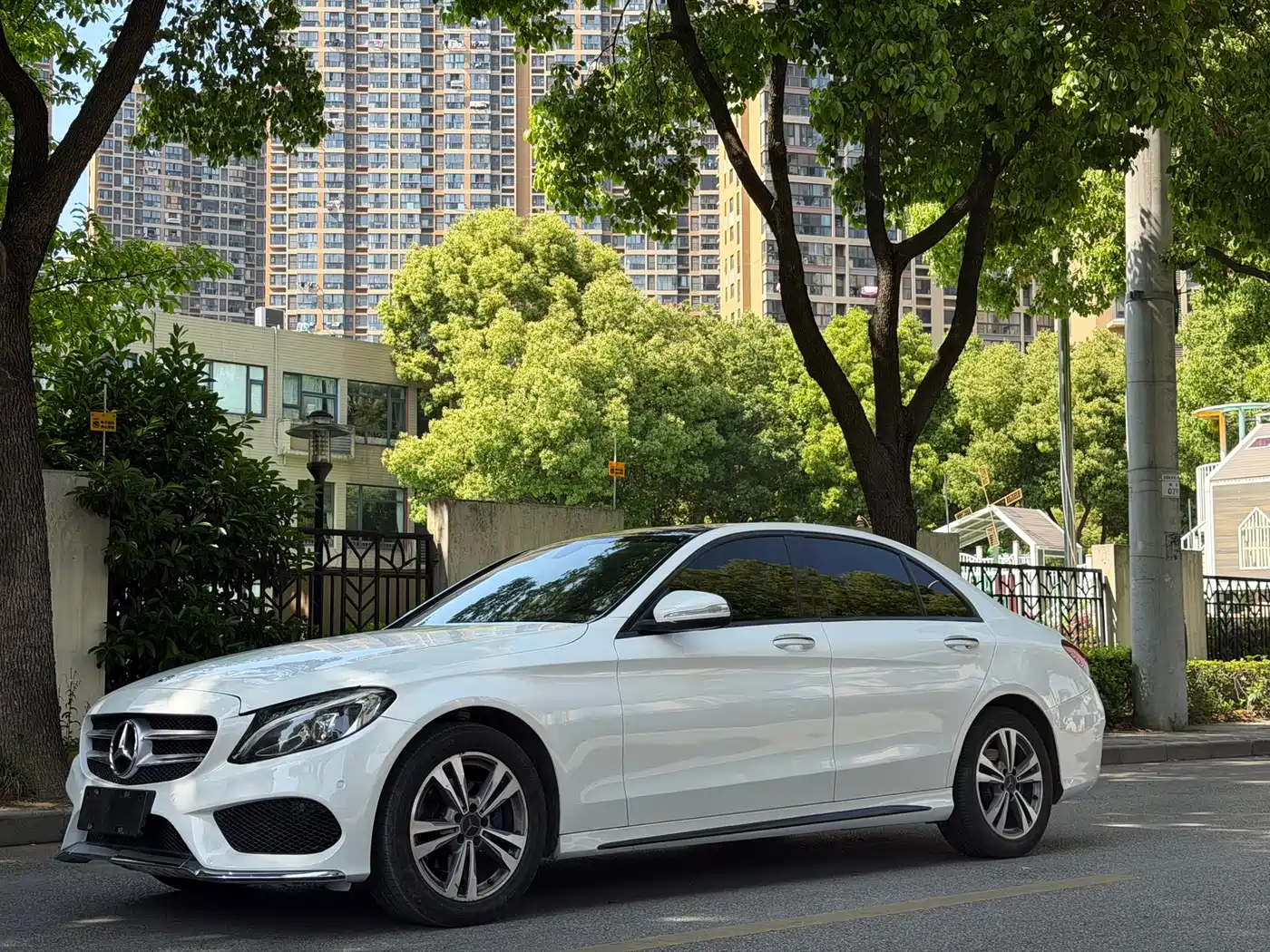 Mercedes-Benz C-Class 2015 Facelift C 200 L Sport фото 2