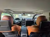 Photo 13 - Lexus GX