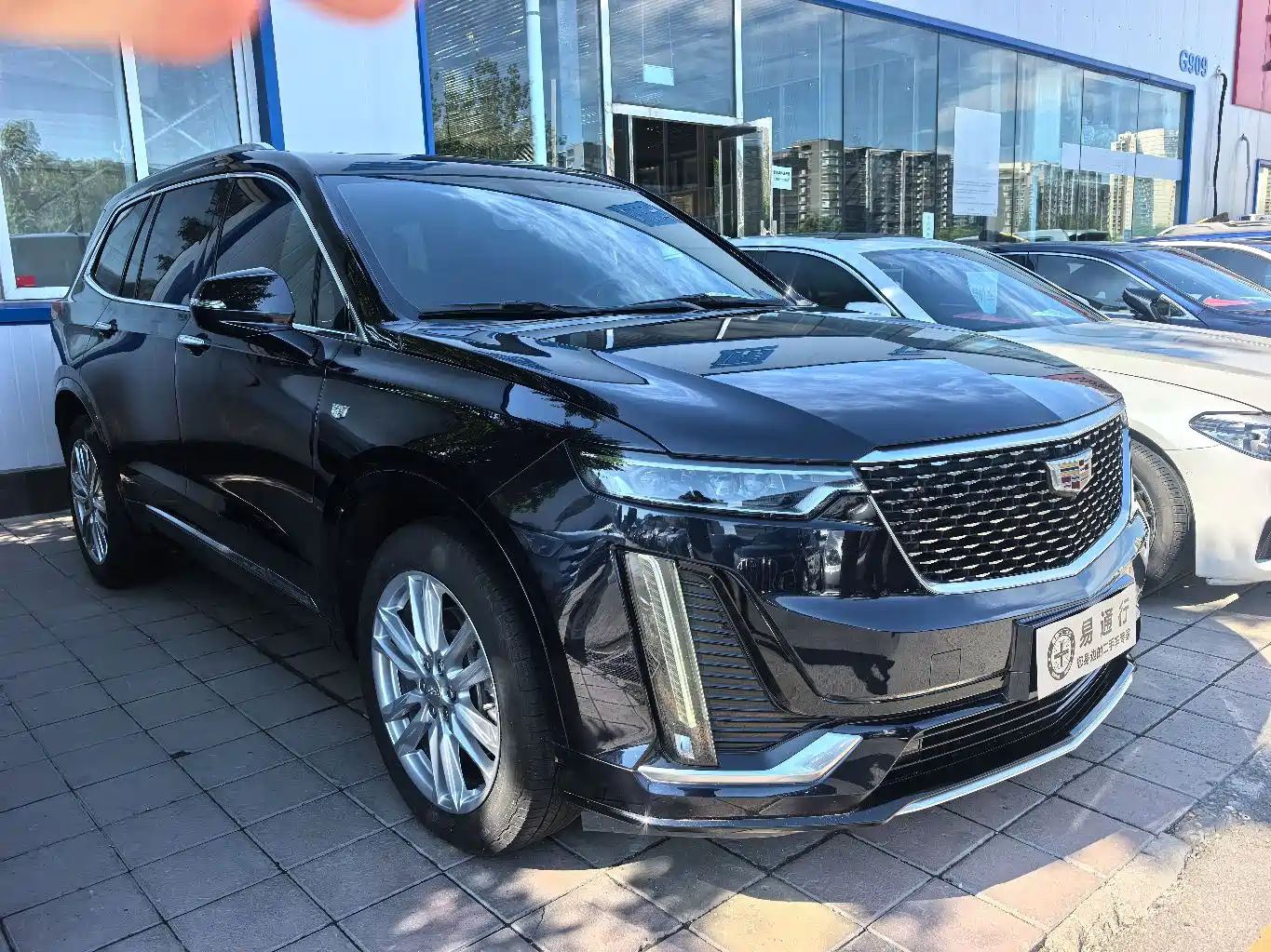 CADILLAC XT6