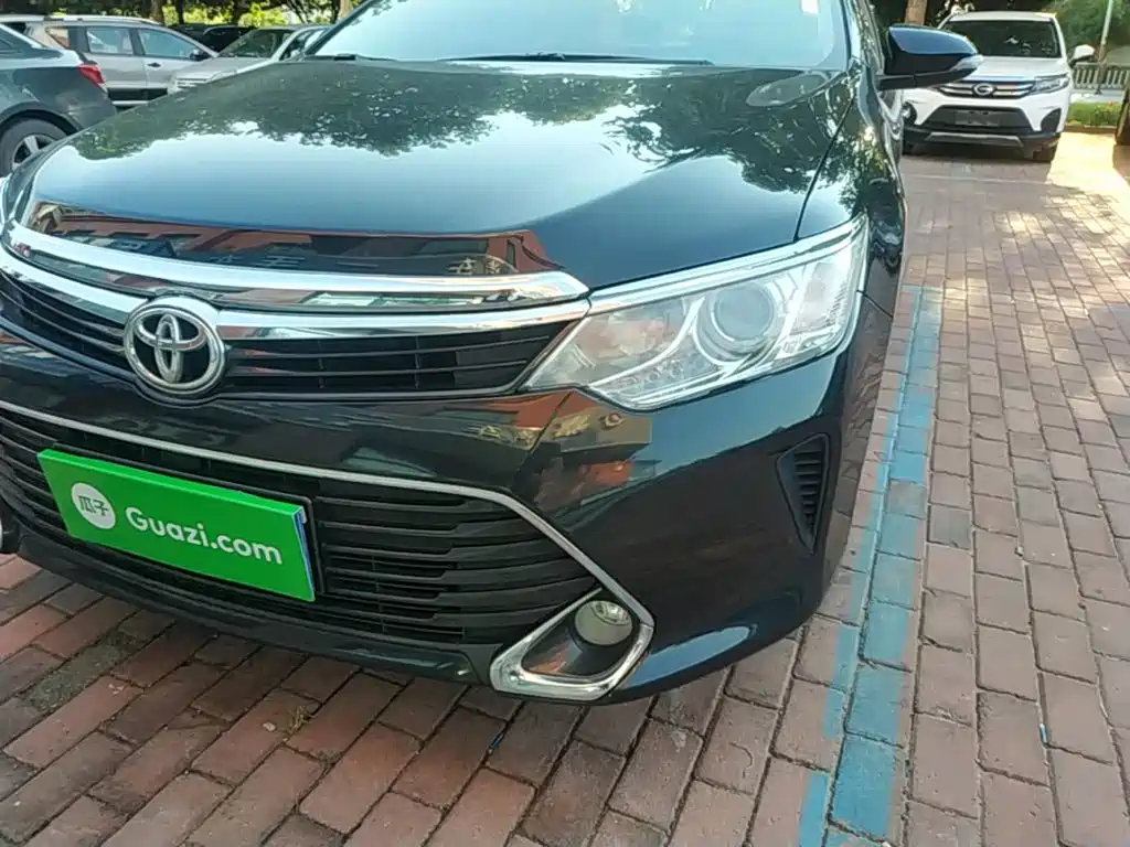 Фото 24 - Toyota Camry