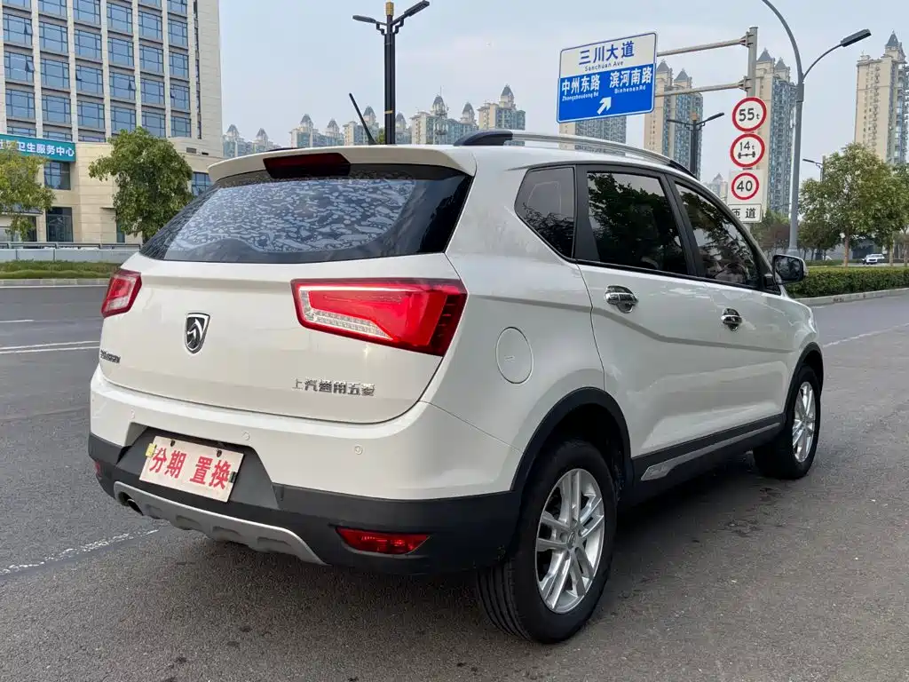 Фото 12 - Baojun 560