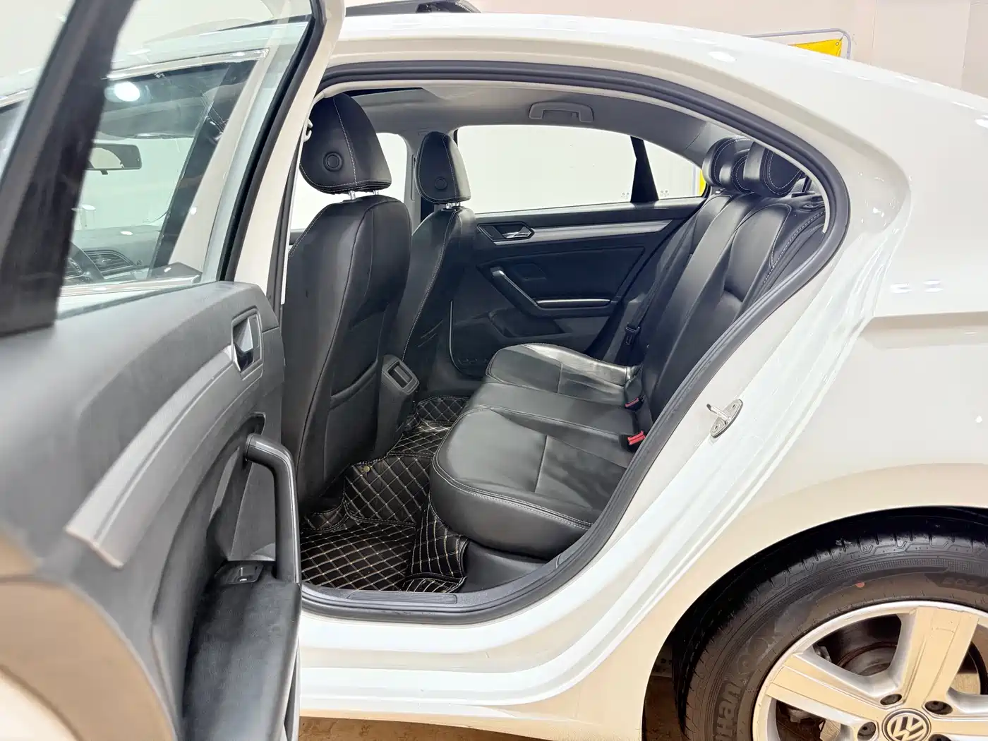 Volkswagen Lamando 2017 230TSI DSG Trend Edition фото 12