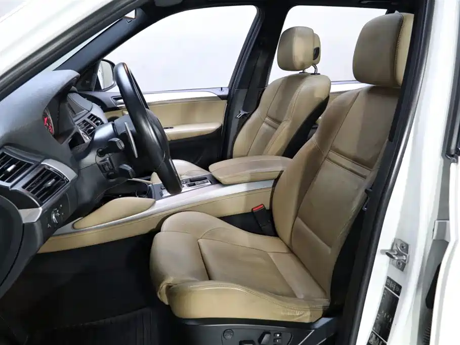 BMW X5 M 2010 X5 M фото 14