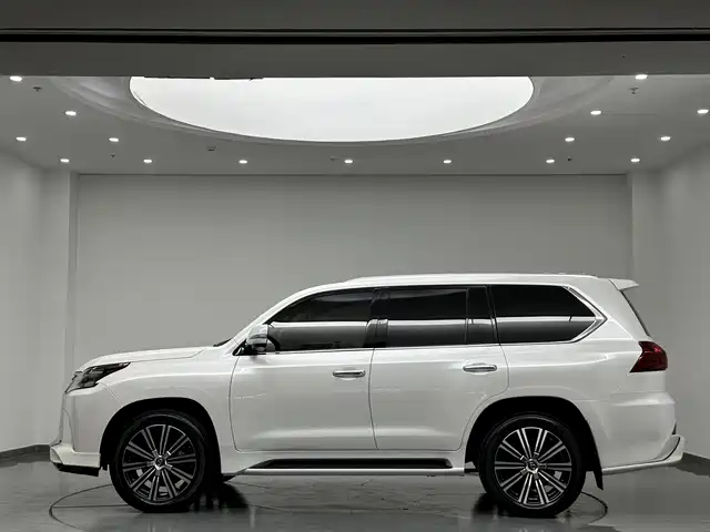 Lexus LX 2019 570 Dynamic Luxury Edition — фото 5