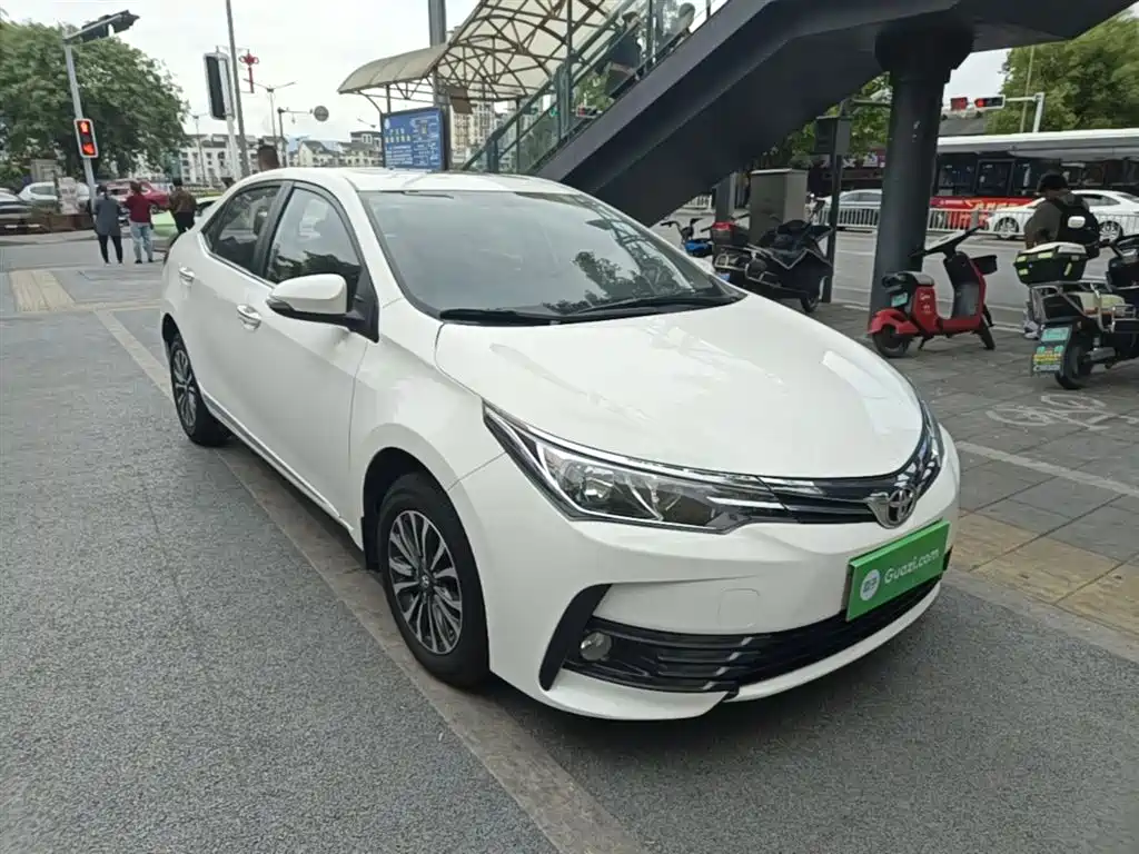 Toyota Corolla 2017 Facelift 1.2T S-CVT GL-i фото 4