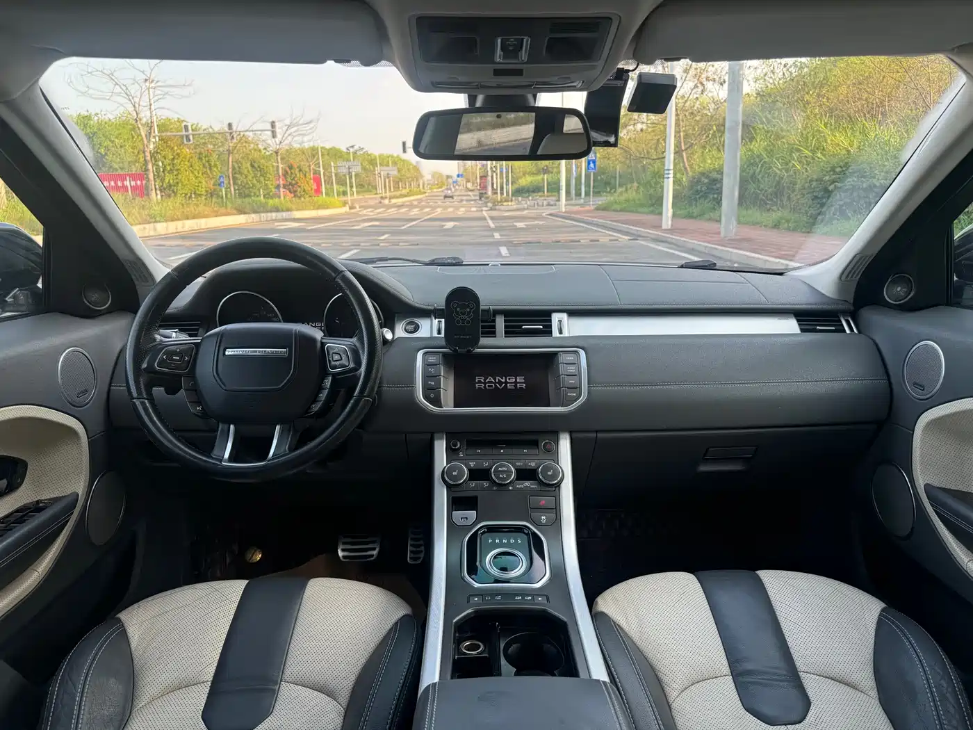 Land Rover Range Rover Evoque (Import) 2013 2.0T 5-door Dynamic Edition фото 4