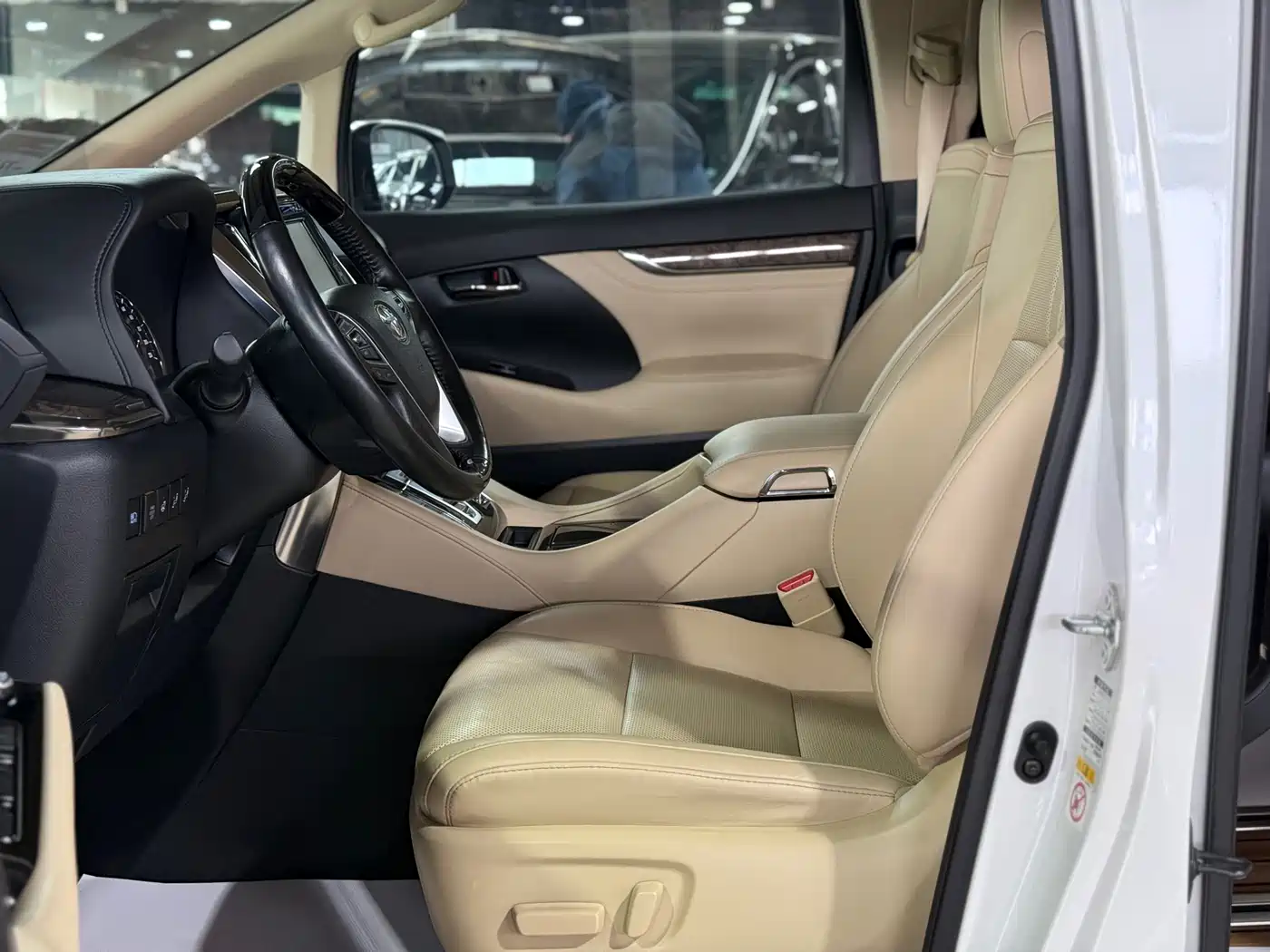 Toyota Alphard 2018 Facelift 3.5L Premium Edition фото 11