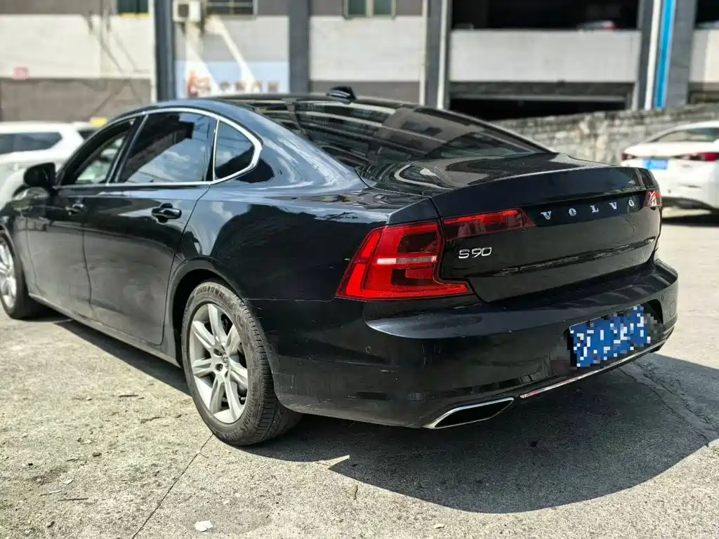 Фото 5 - Volvo S90