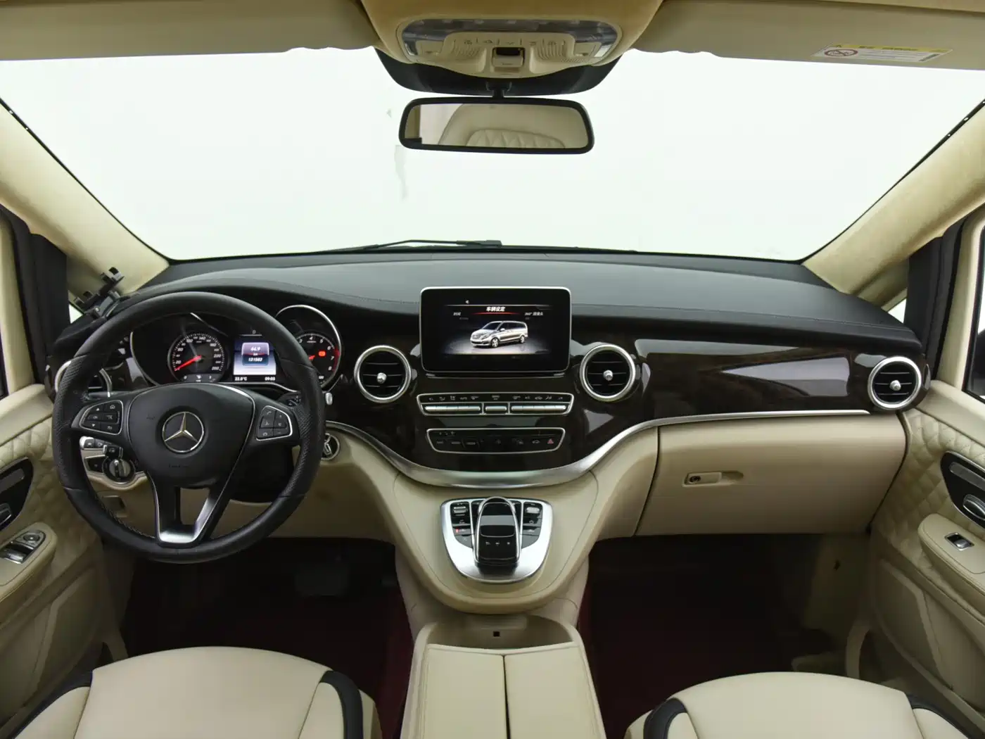 Mercedes-Benz V-Class 2018 2017 Model V 260 L Premium Extended Edition