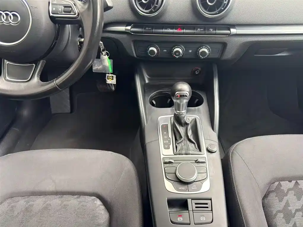Audi A3 2015 Limousine 35 TFSI Millionth Anniversary Intelligent Leader Type фото 9