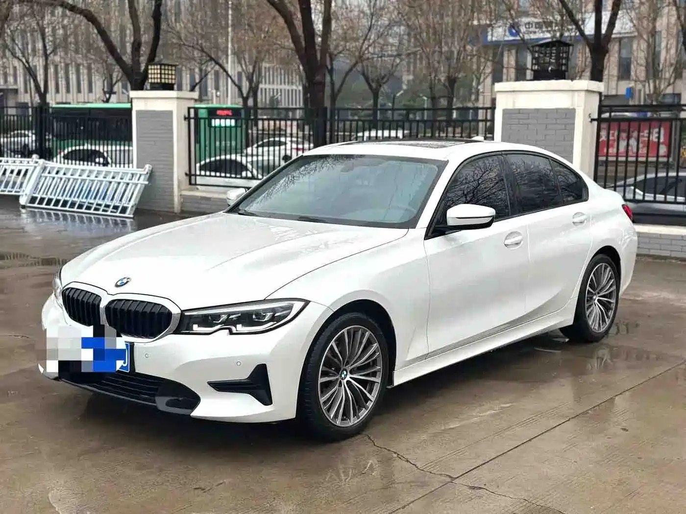 BMW 3-SERIES