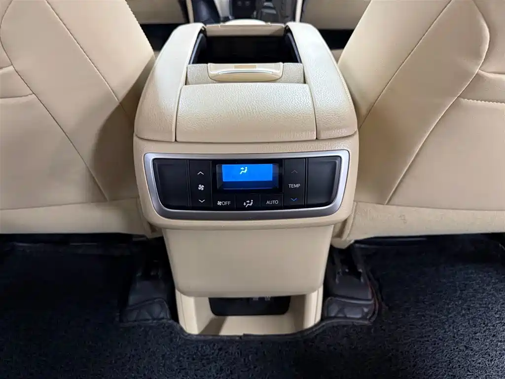 Toyota Highlander 2018 2.0T 4WD Luxury 7-seater China VI фото 24