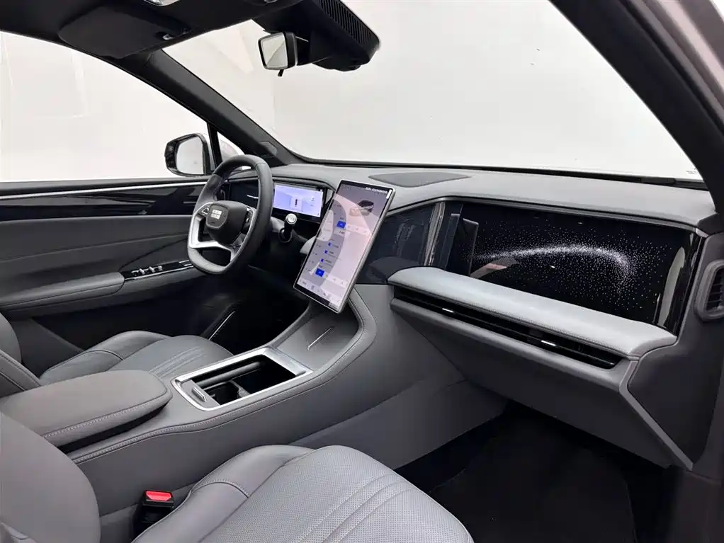 Geely Galaxy Galaxy L7 2025 Model EM-i 115km Long Range Edition фото 11
