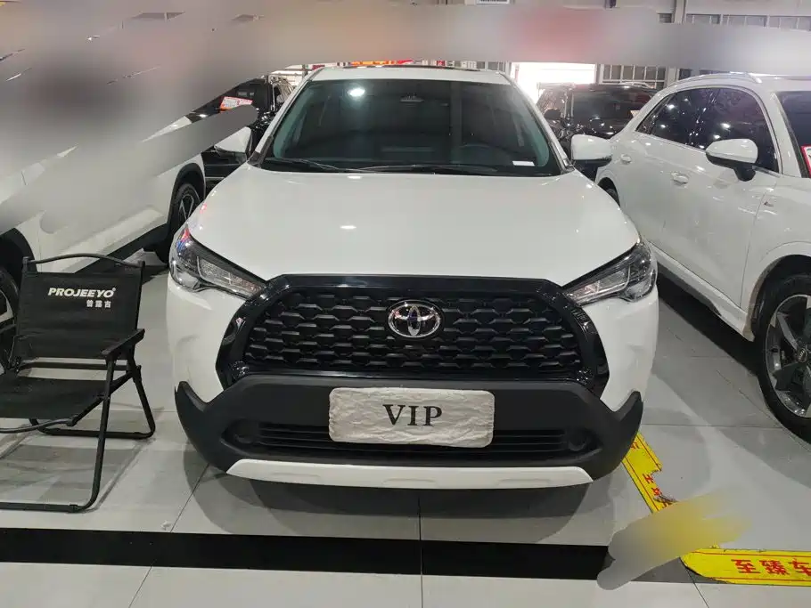 Photo 2 - Toyota Corolla Cross