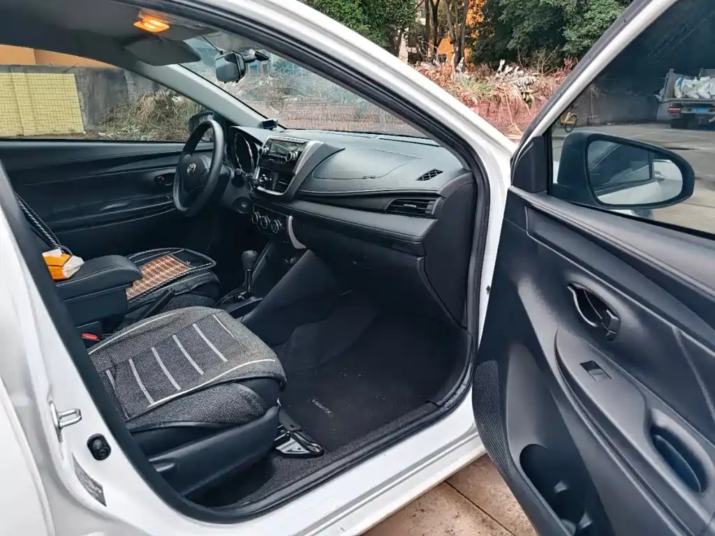 Фото 10 - Toyota Vios FS