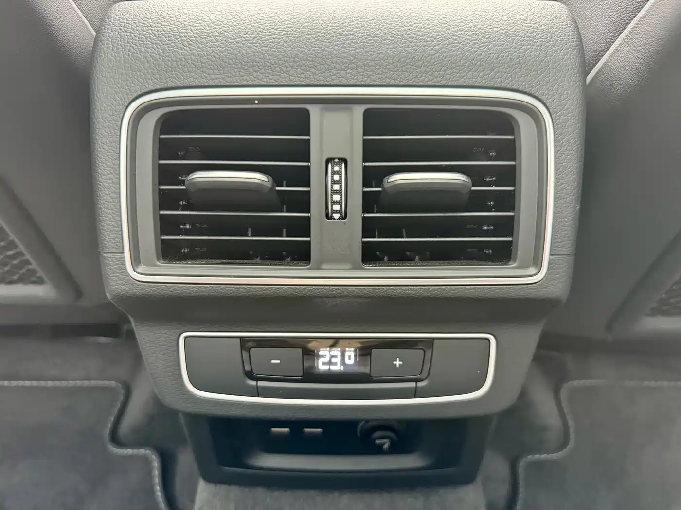 Audi Q5L 2022 40T Luxury Dynamic фото 9