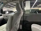 Photo 34 - Toyota Sienna