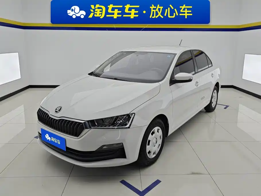 Photo 1 - Škoda Rapid