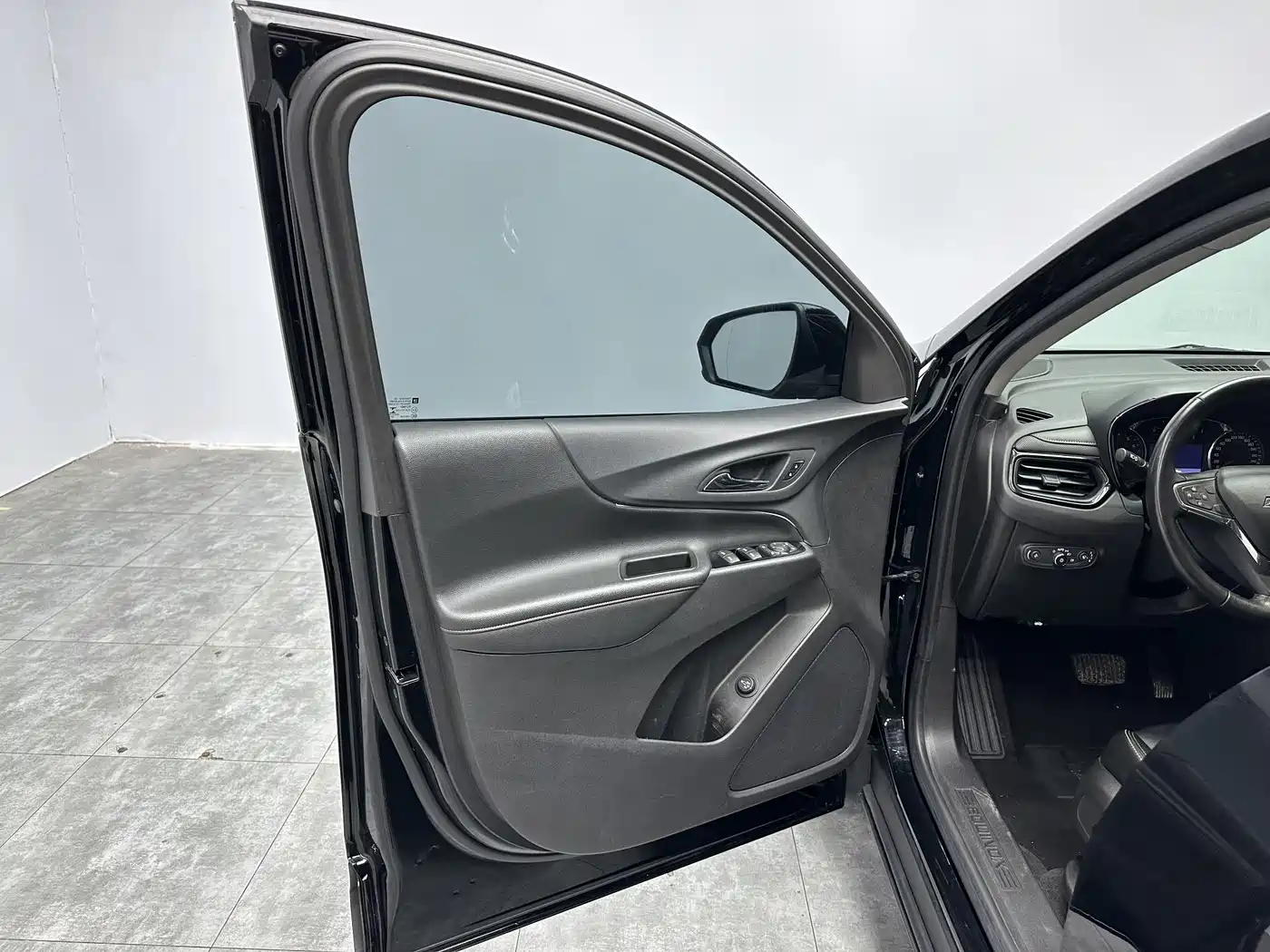 Chevrolet Equinox 2022 535T Control Edition фото 14