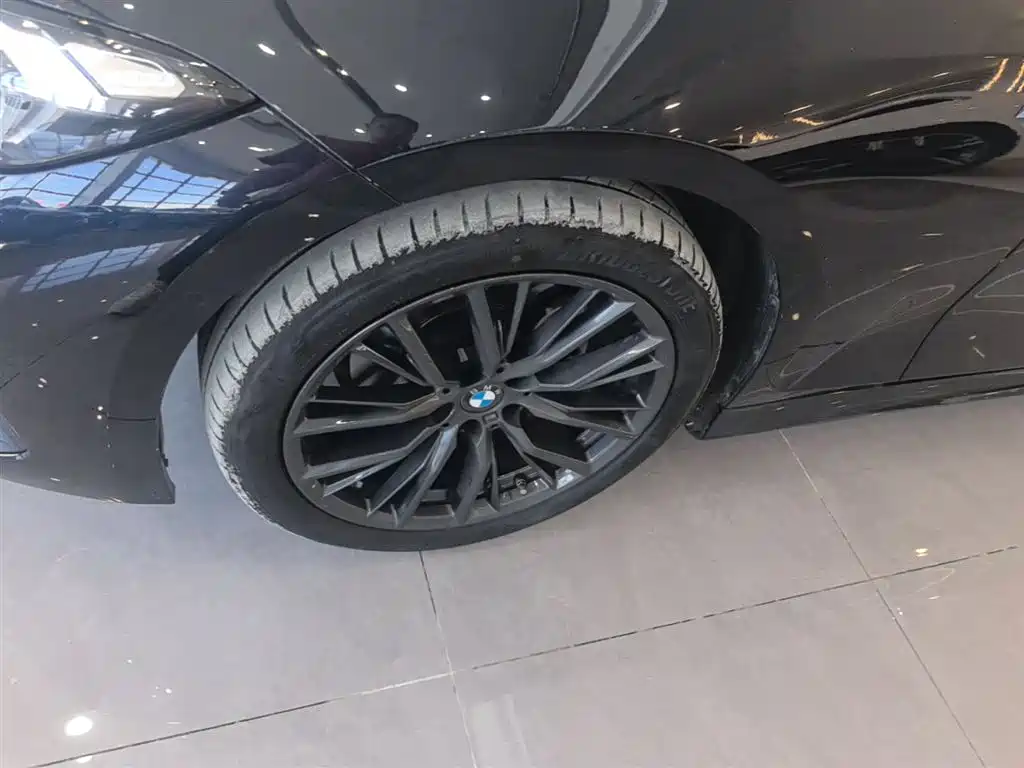 BMW 3 Series 2024 325Li M Sport Shadowline Package фото 23