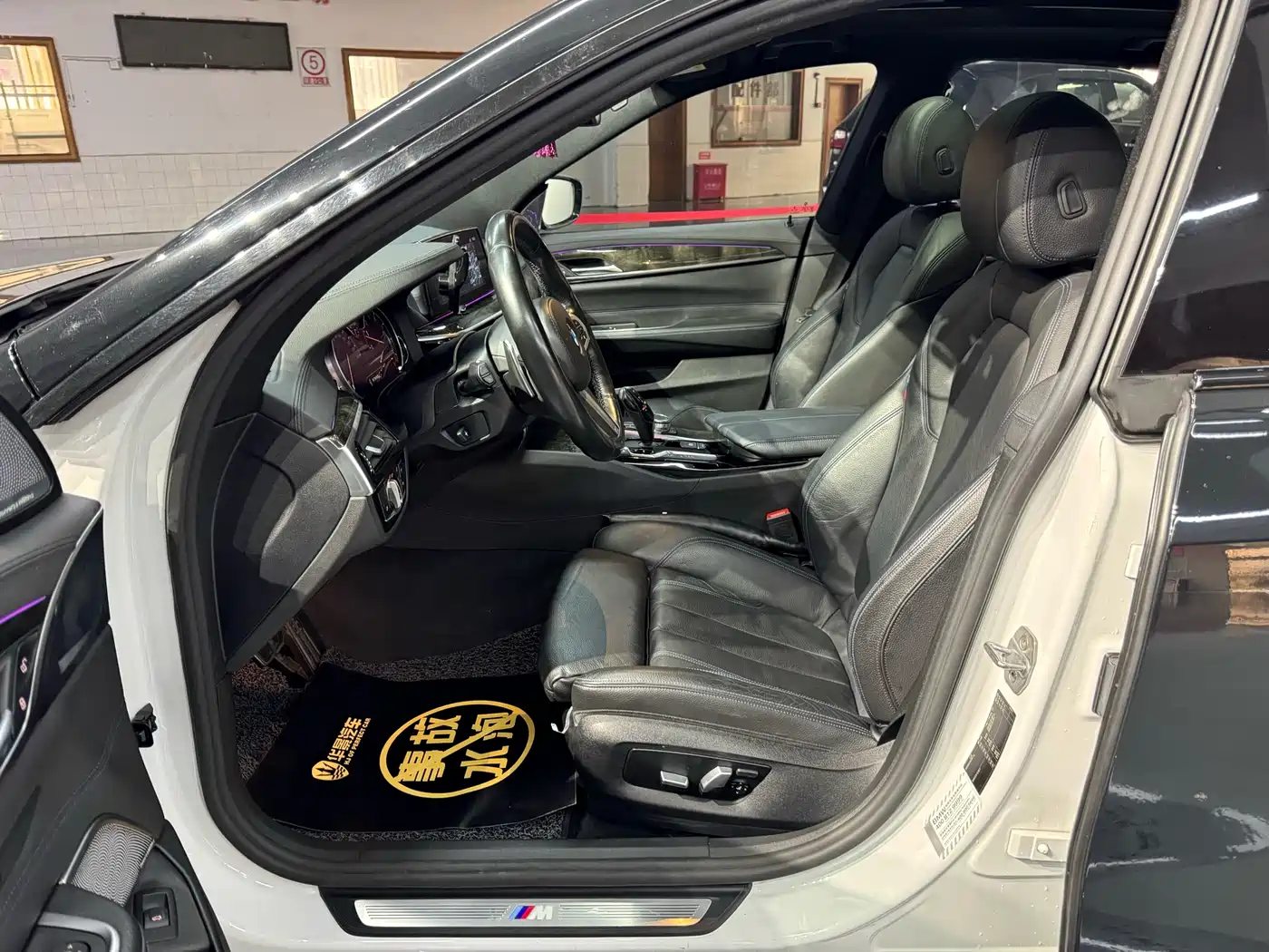 BMW 6 Series GT 2018 630i M Sport Package фото 16