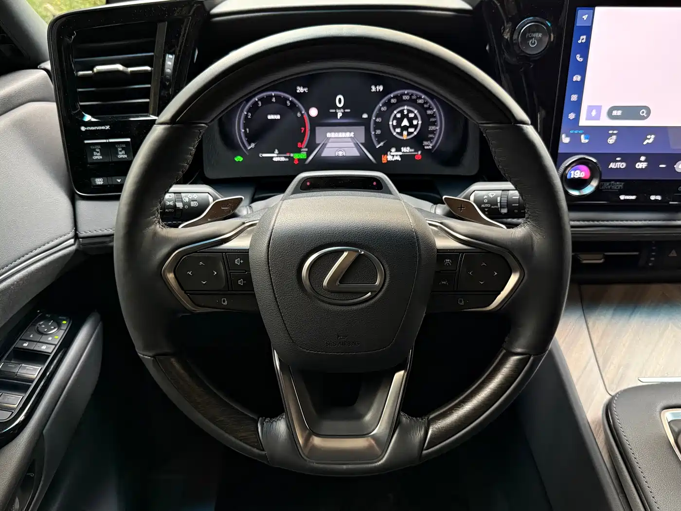 Lexus LM 2023 500h 6-Seater Prestige Edition фото 14