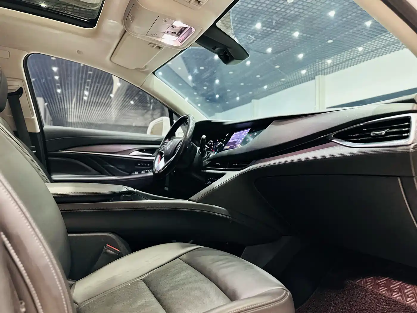 Buick Enclave 2020 28T 4WD Premium Model фото 12