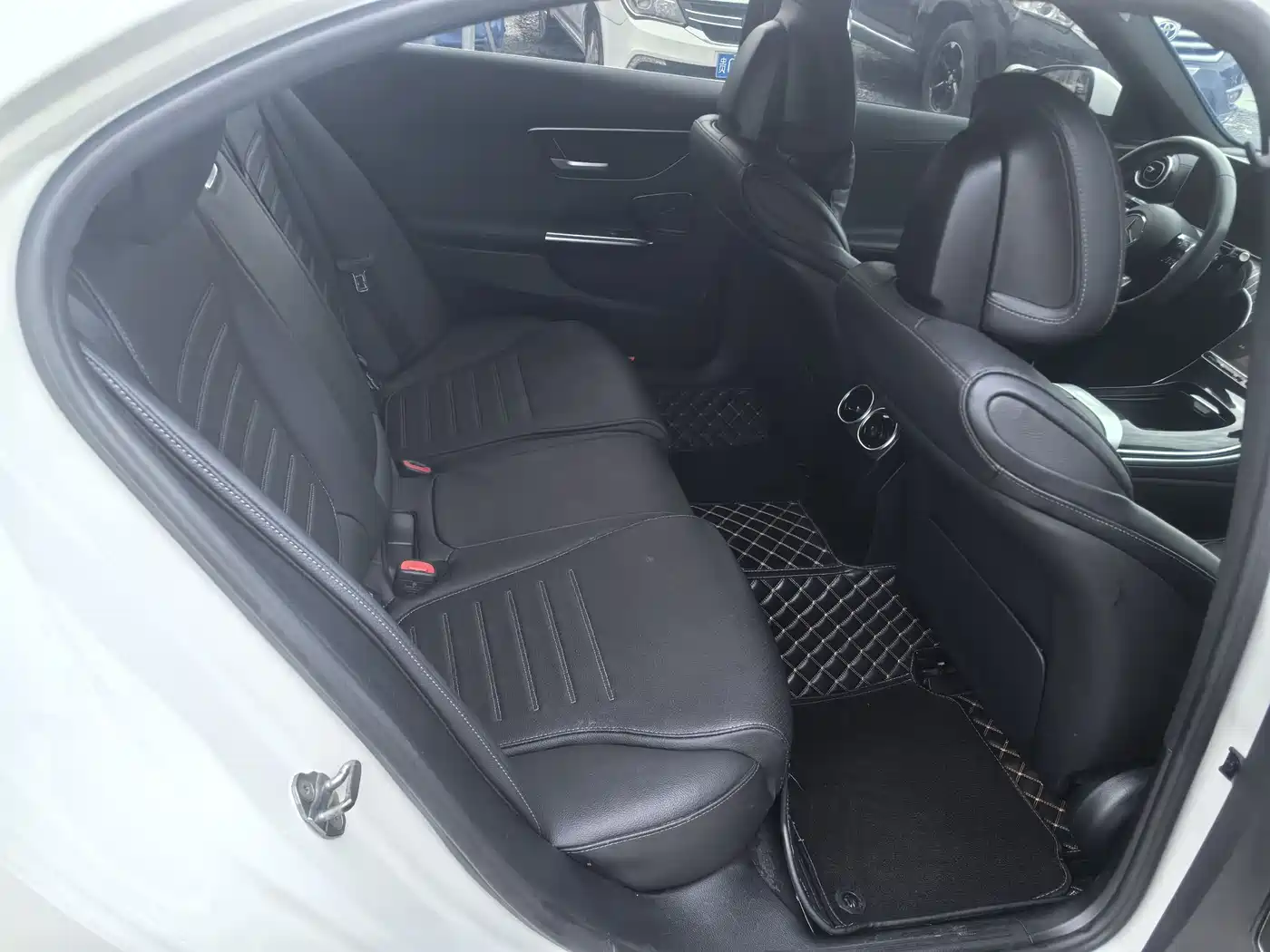 Mercedes-Benz C-Class 2023 C 200 L Sport фото 6