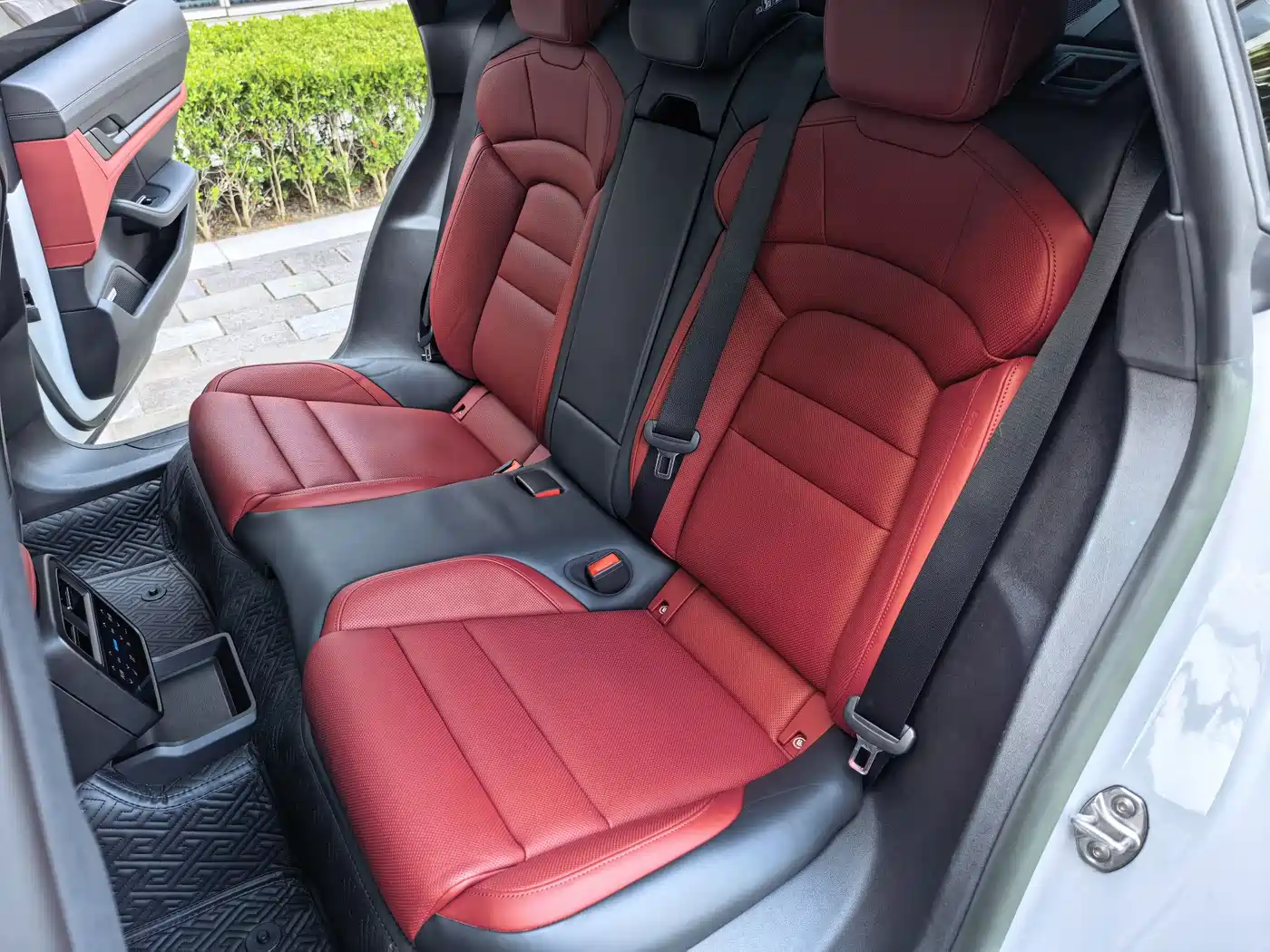 Porsche Taycan 2022 Facelift Taycan фото 39