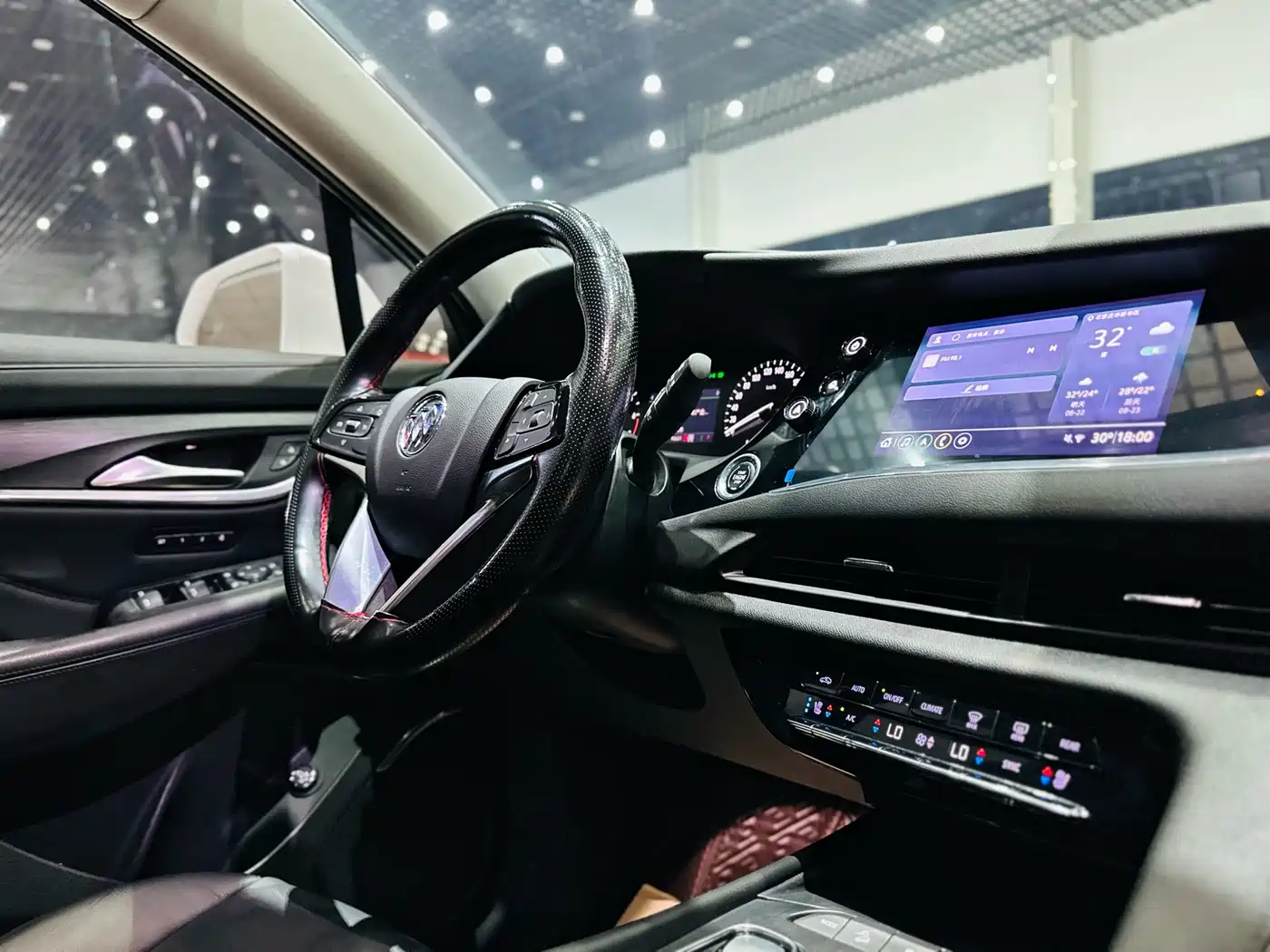 Buick Enclave 2020 28T 4WD Premium Model фото 13