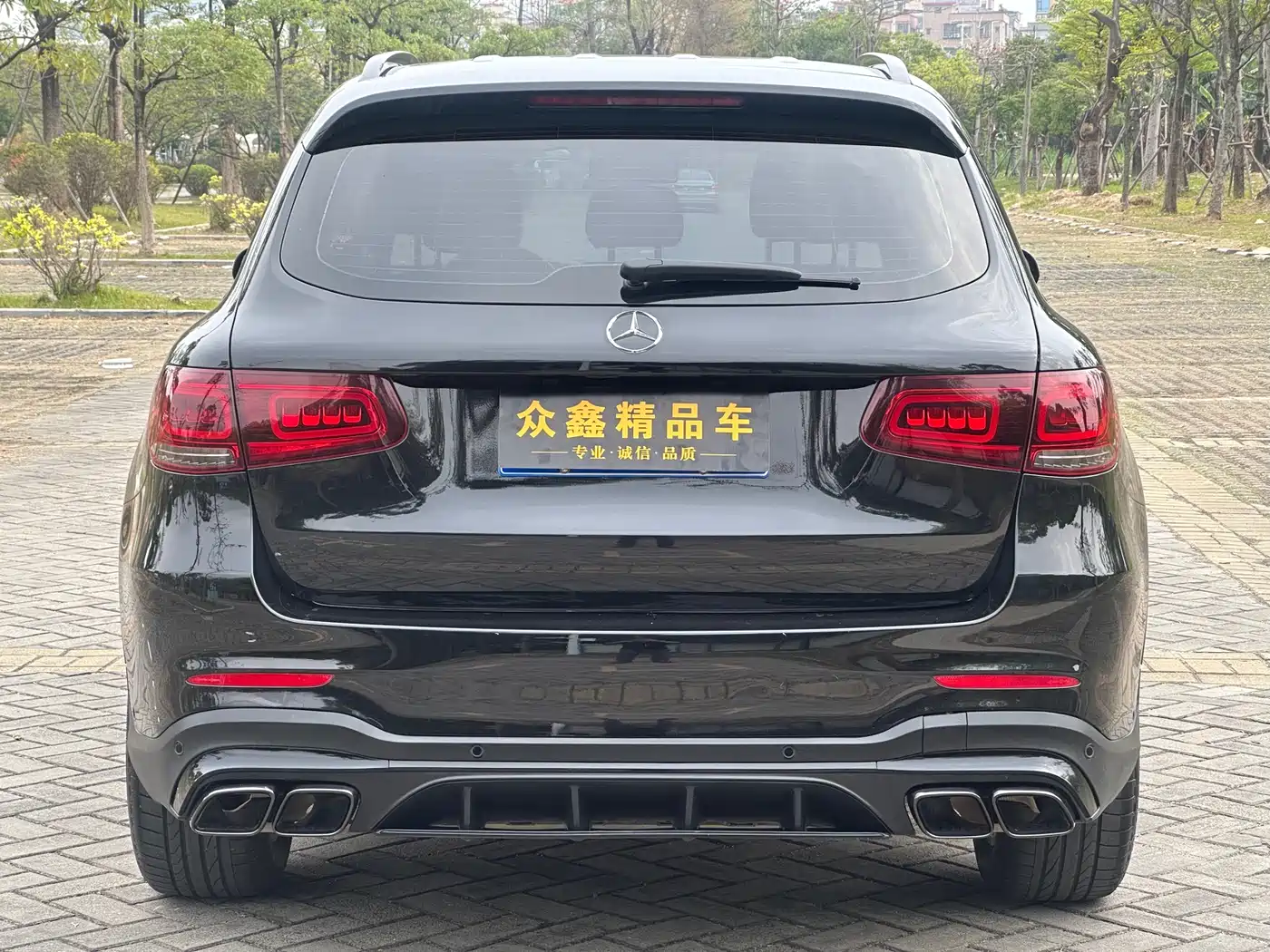 MERCEDES-BENZ GLC