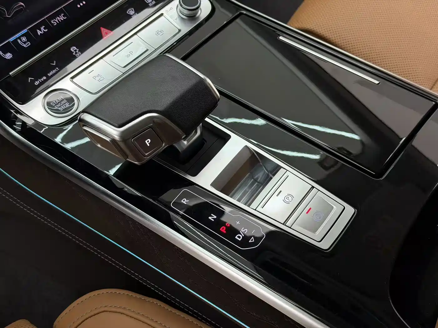 Audi A8 2023 A8L 50 TFSI quattro Exclusive фото 23
