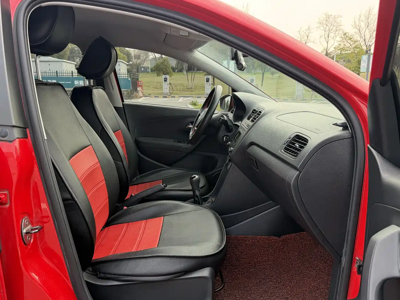 Volkswagen Polo 2016 1.4L Manual Trend фото 10