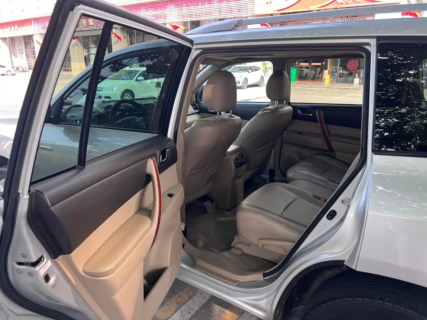 Toyota Highlander 2009 2.7L 2WD 7-Seater Premium фото 9