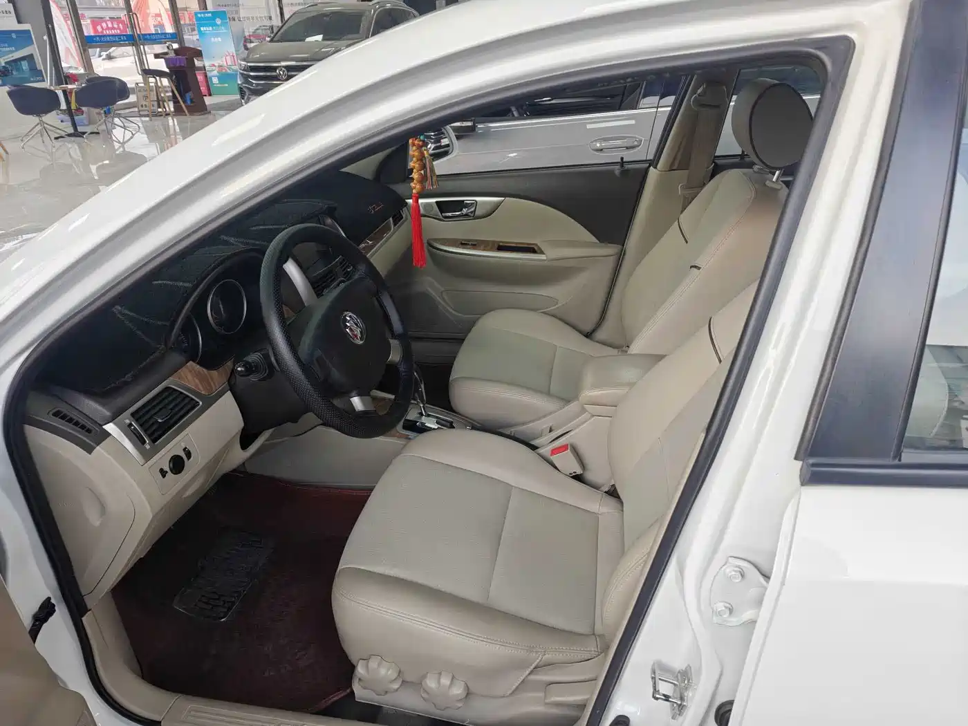 Buick Excelle 2015 1.5L Automatic Classic фото 9