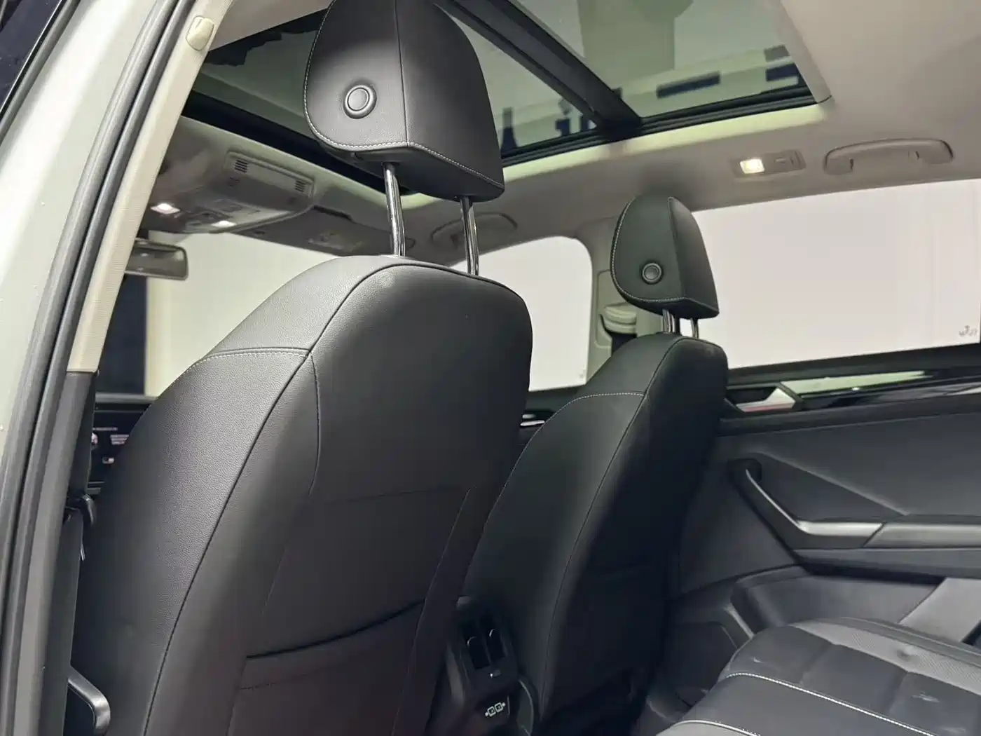 Volkswagen T-ROC 2021 280TSI DSG 2WD Comfort Connected фото 10
